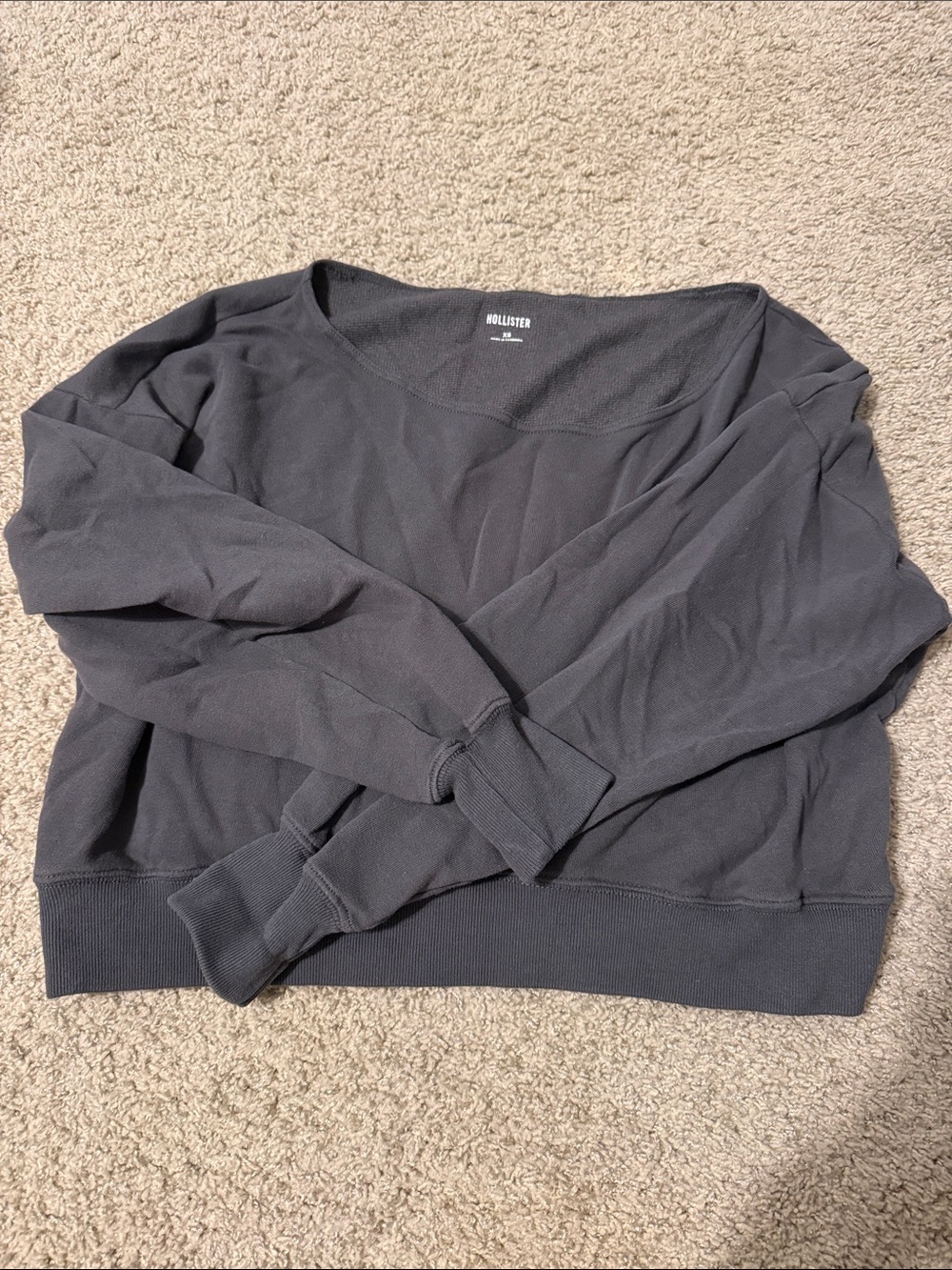Hollister Men’s Dark Gray Crewneck Sweatshirt